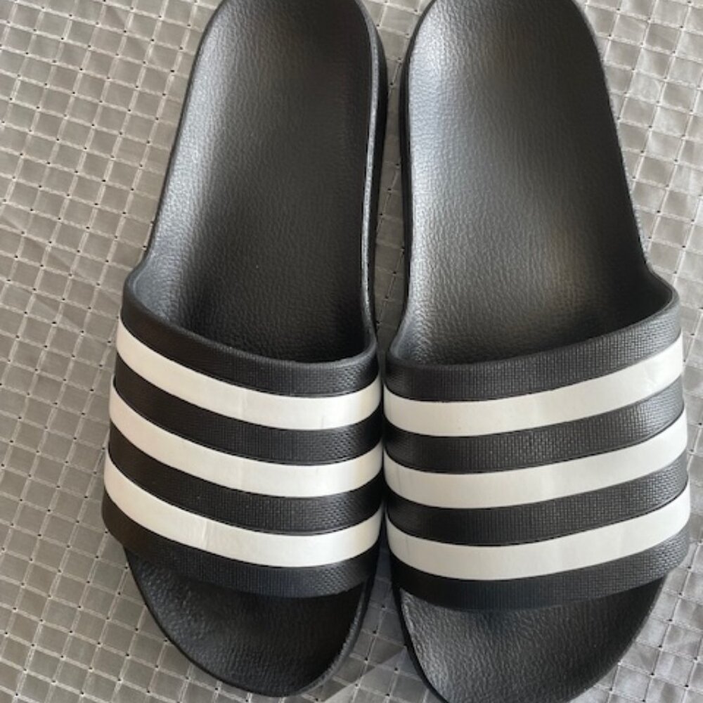 ADIDAS unisex slip on sandals men size 8